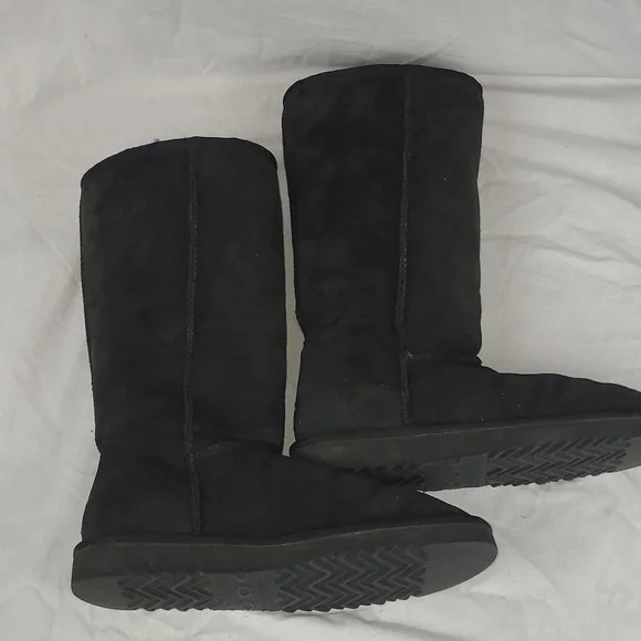 UGG AUSTRALIA Black With Black Wool Tall Boots Size 7 - Picture 5 of 8
